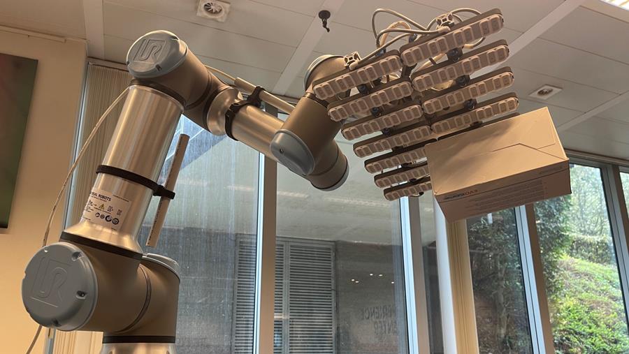 VUB leidt Europees project dat zachte robots leert voelen, herstellen en aanpassen