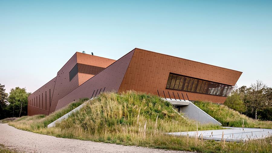 Duurzame infrastructuur met PREFA aluminium gevel