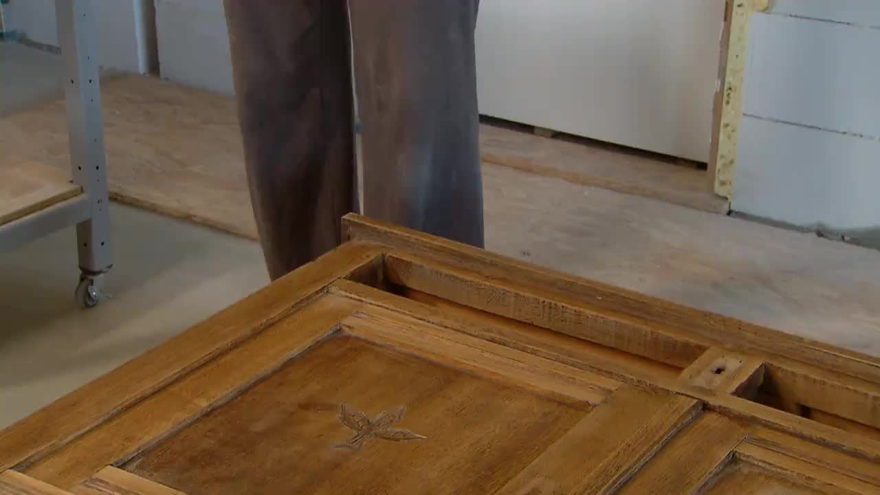 Hoe een barst in je kastdeur herstellen