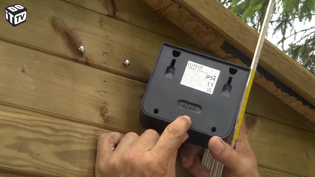 Hoe monteer je een solar buitenlamp?