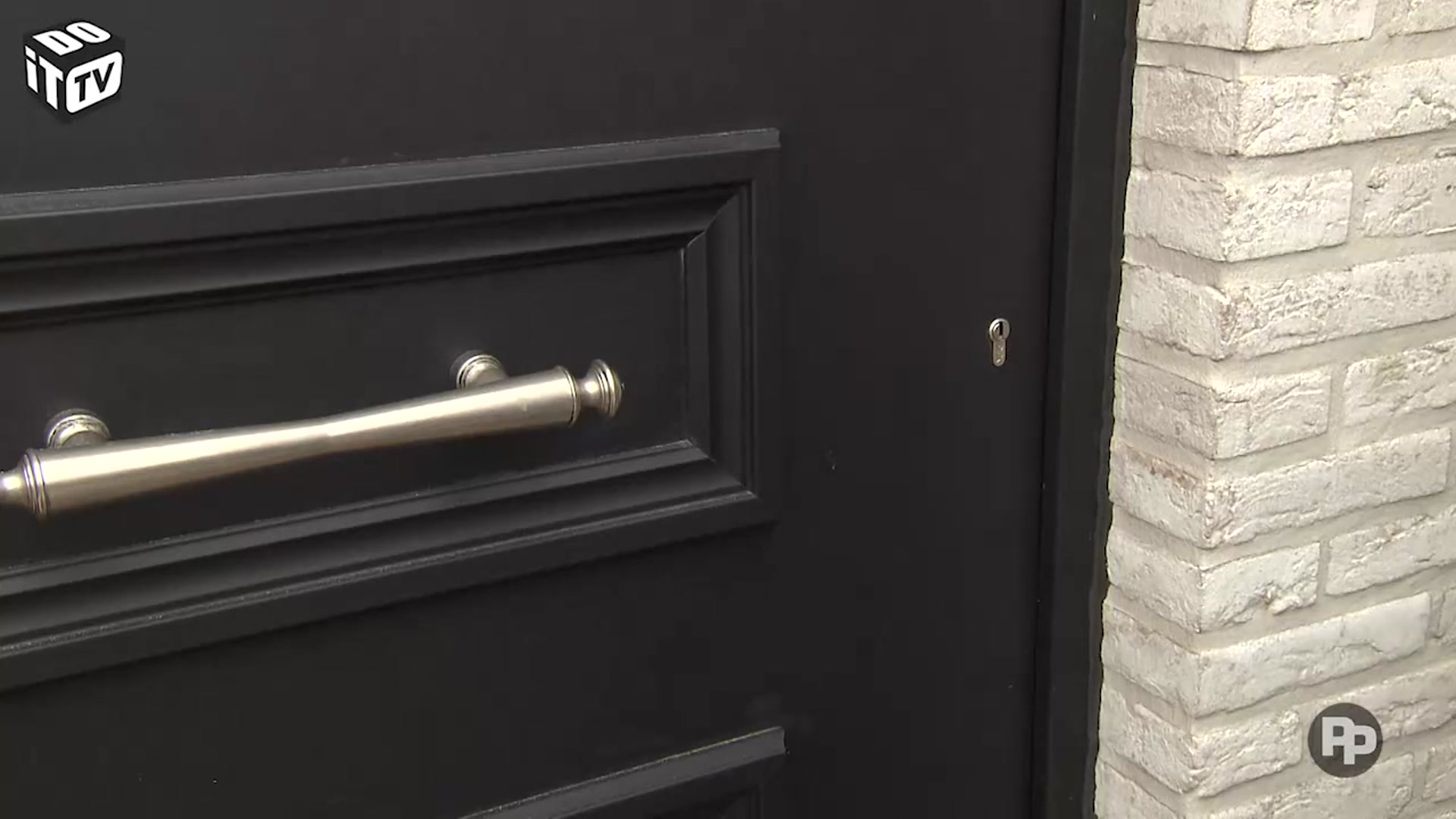 Comment installer soi-même une serrure intelligente?